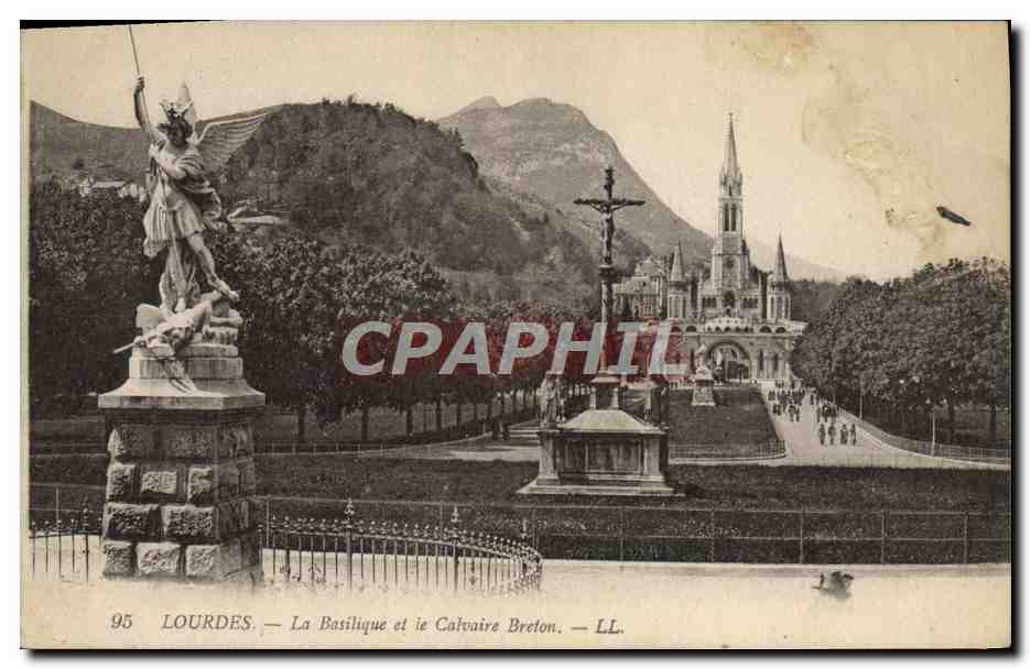 CPA Lourdes La Basilique Et Le Calvaire Breton