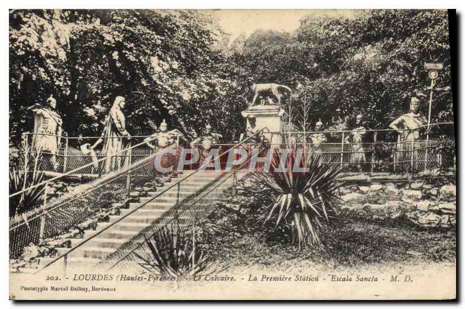 CPA Lourdes La Premiere Station Le calvaire Escala sancta