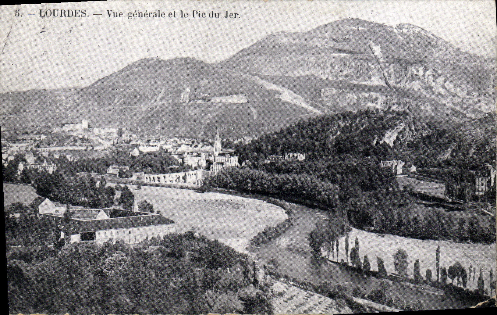 CPA Lourdes Vue Generale Et Le Pic Du Jer