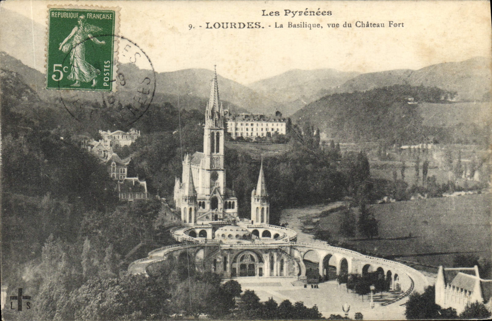 CPA Lourdes La Basilique Vue Du Chateau Fort