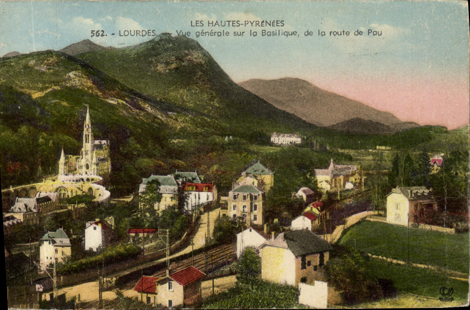 CPA Lourdes Vue Generale Sur La Basilique De La Route De Pau