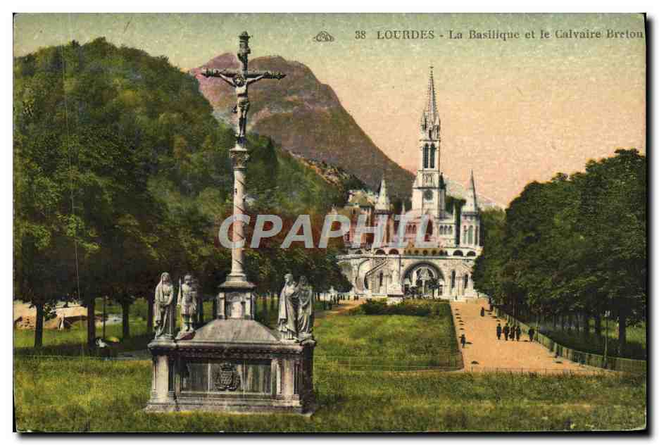 CPA Lourdes La Basilique Et Le Calvaire Breton