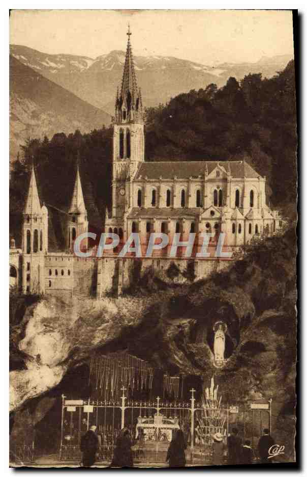 CPA Lourdes La Grotte Et La Basilique