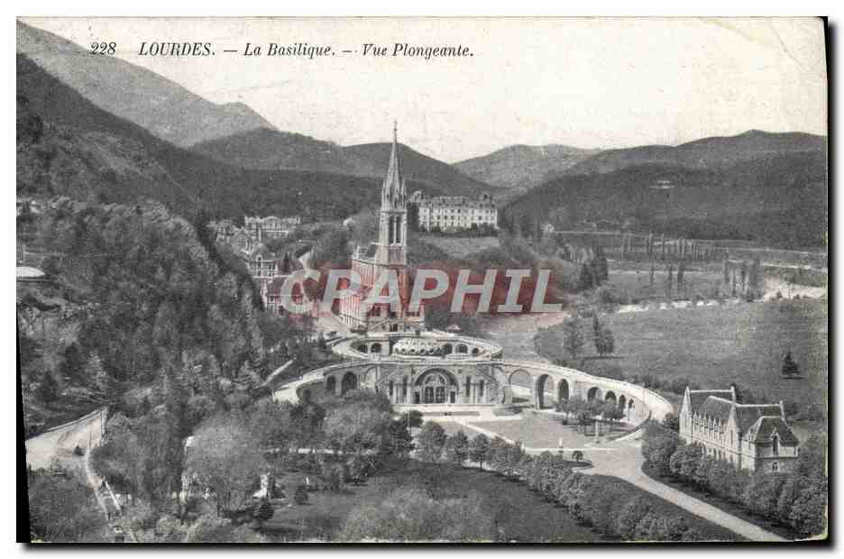 CPA Lourdes La Basilique Vue Plongeante