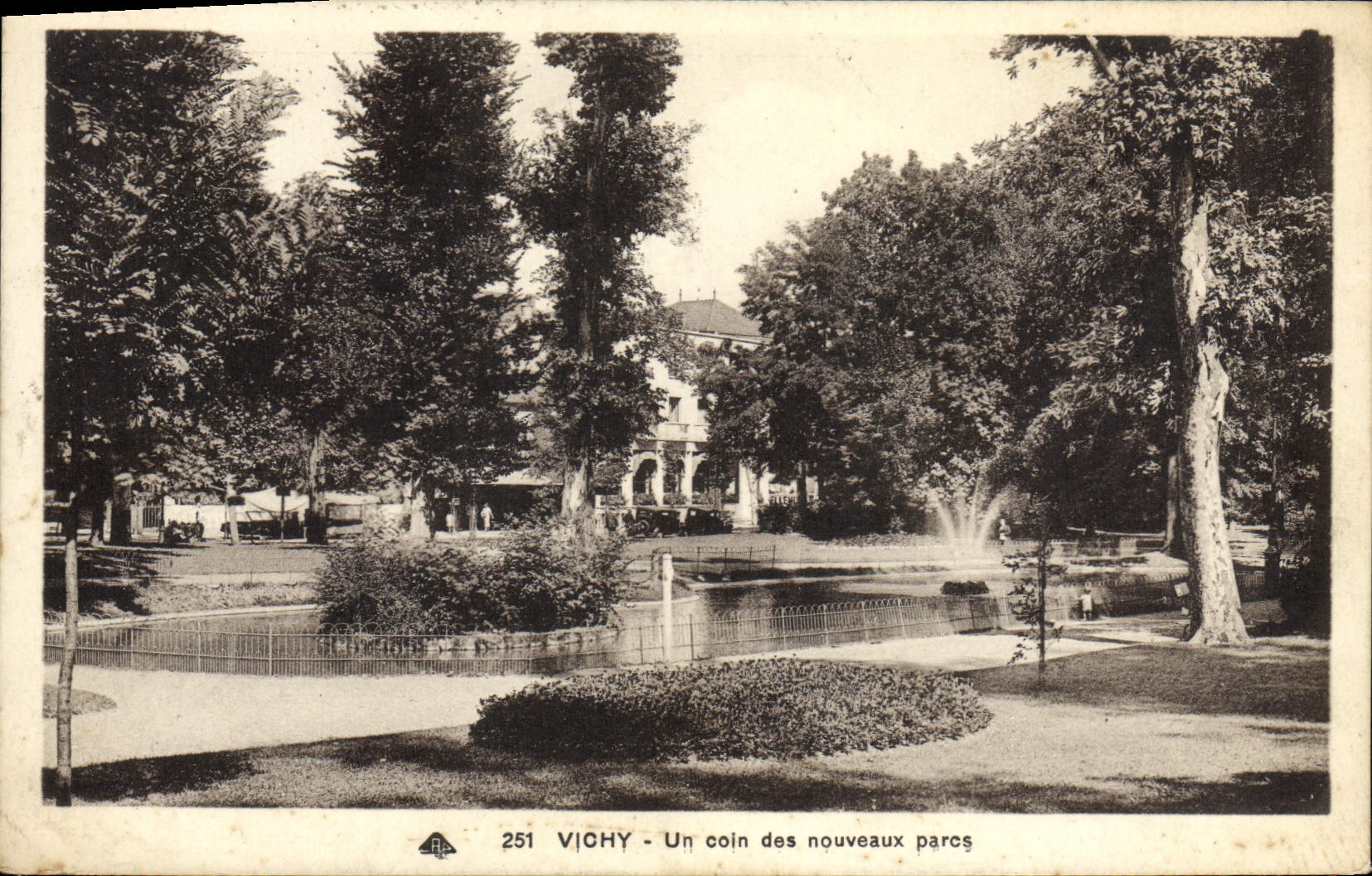 CPA Vichy Un Coin Des Nouveaux Parcs
