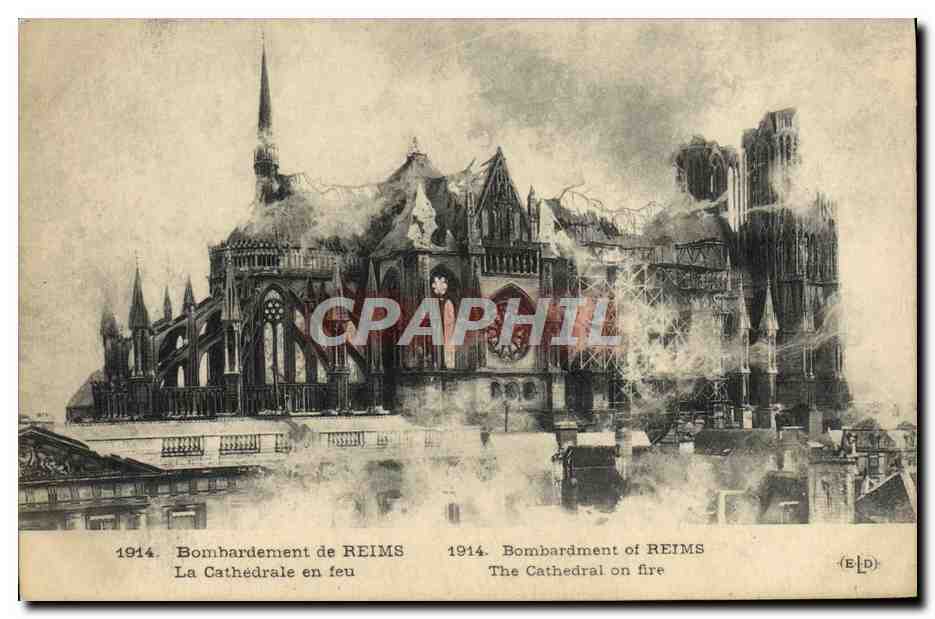 CPA Reims Bomhardement La cathedrale en feu