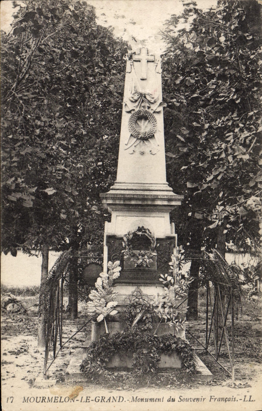 Mourmelon-le-Grand — Monument du Souvenir Français — LL