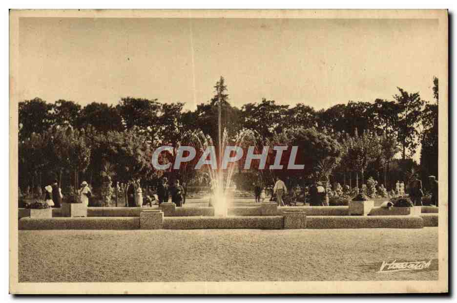 Bergerac - Parc Jean-Jaurès — Le Bassin et le Jet d'Eau — éditeur V. HASSAUD