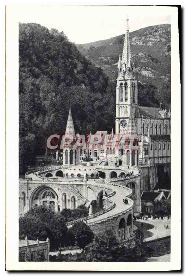 CPA Lourdes La Basilique Vue de cote 