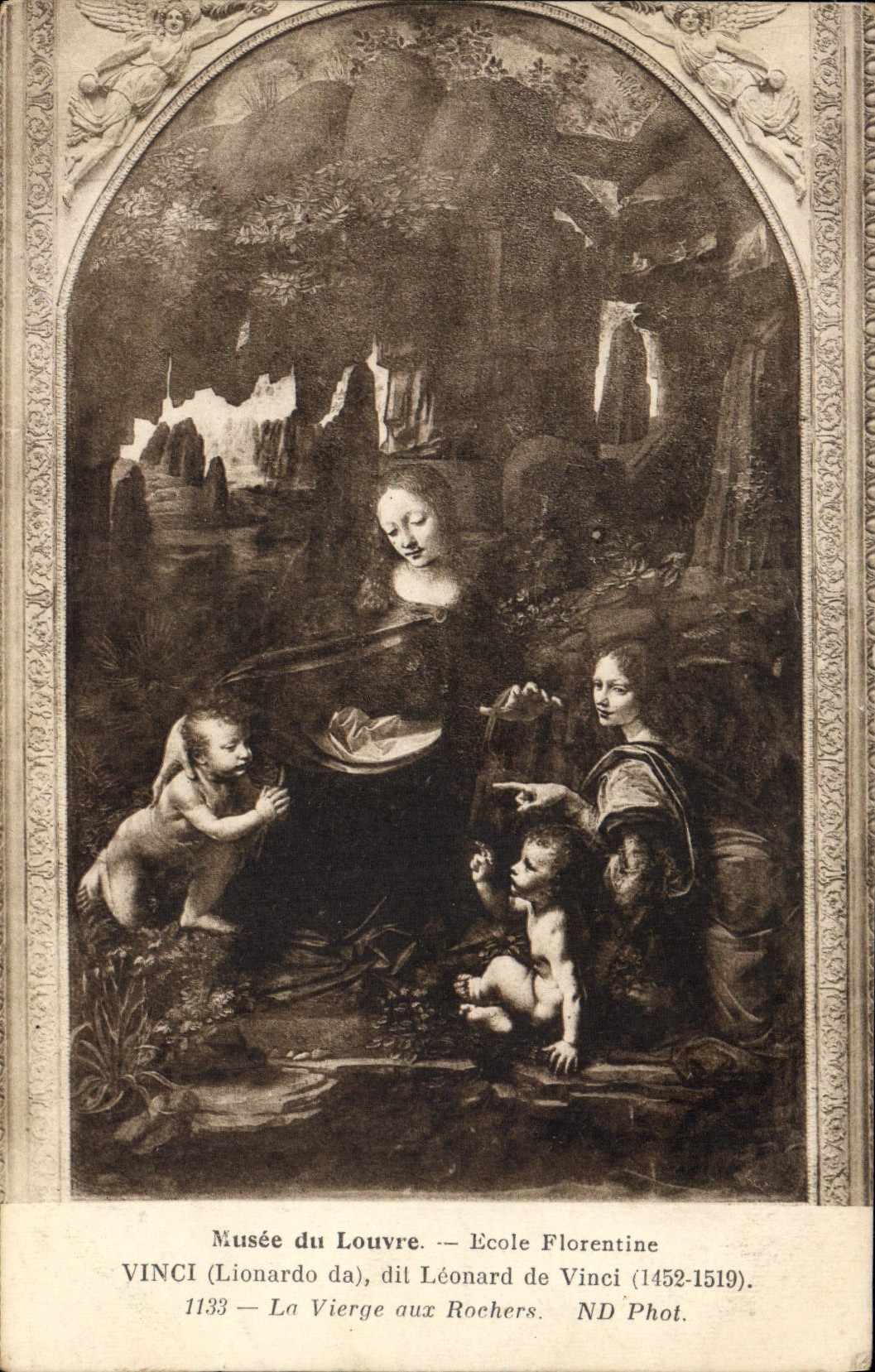CPA Musee du Louvre Ecole Florentine Vinci Leonard de Vinci La vierge aux rochers 