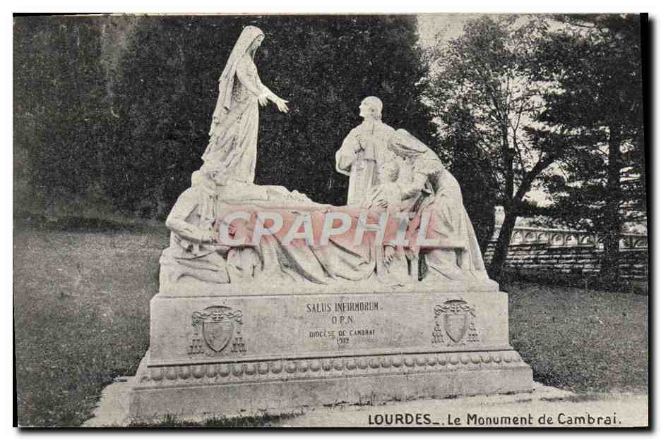 CPA Lourdes Le Monument de Cambrai 