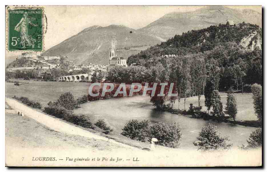 CPA Lourdes Vue generale et le Pic du Jer 