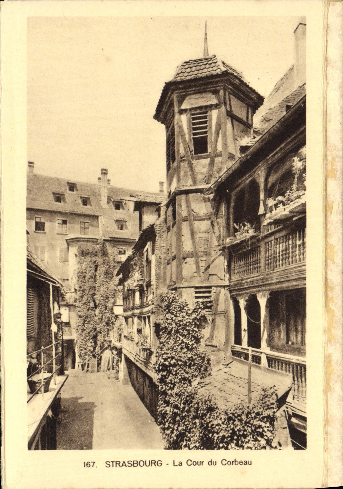 CPA Strasbourg La Cour du Corbeau 