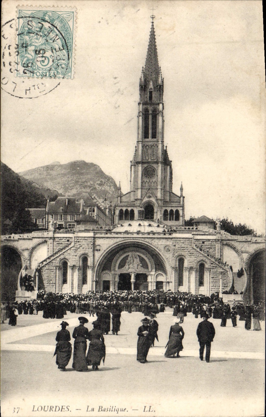 CPA Lourdes La Basilique 