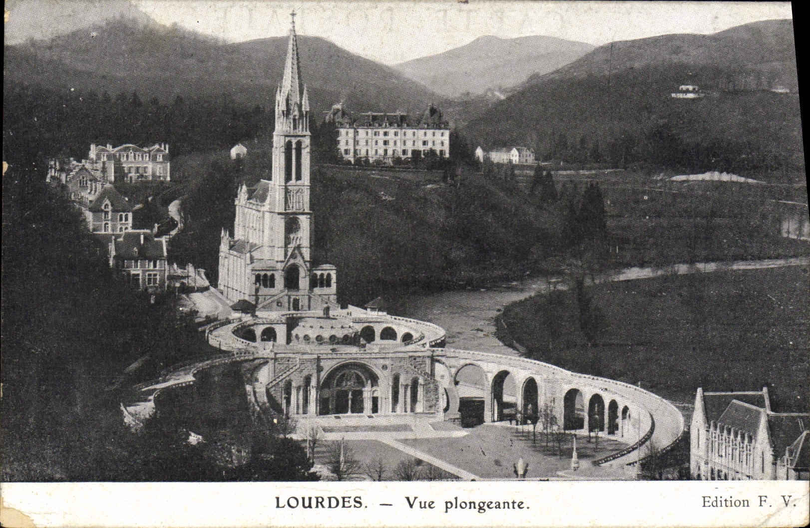 CPA Lourdes Vue Plongeante 