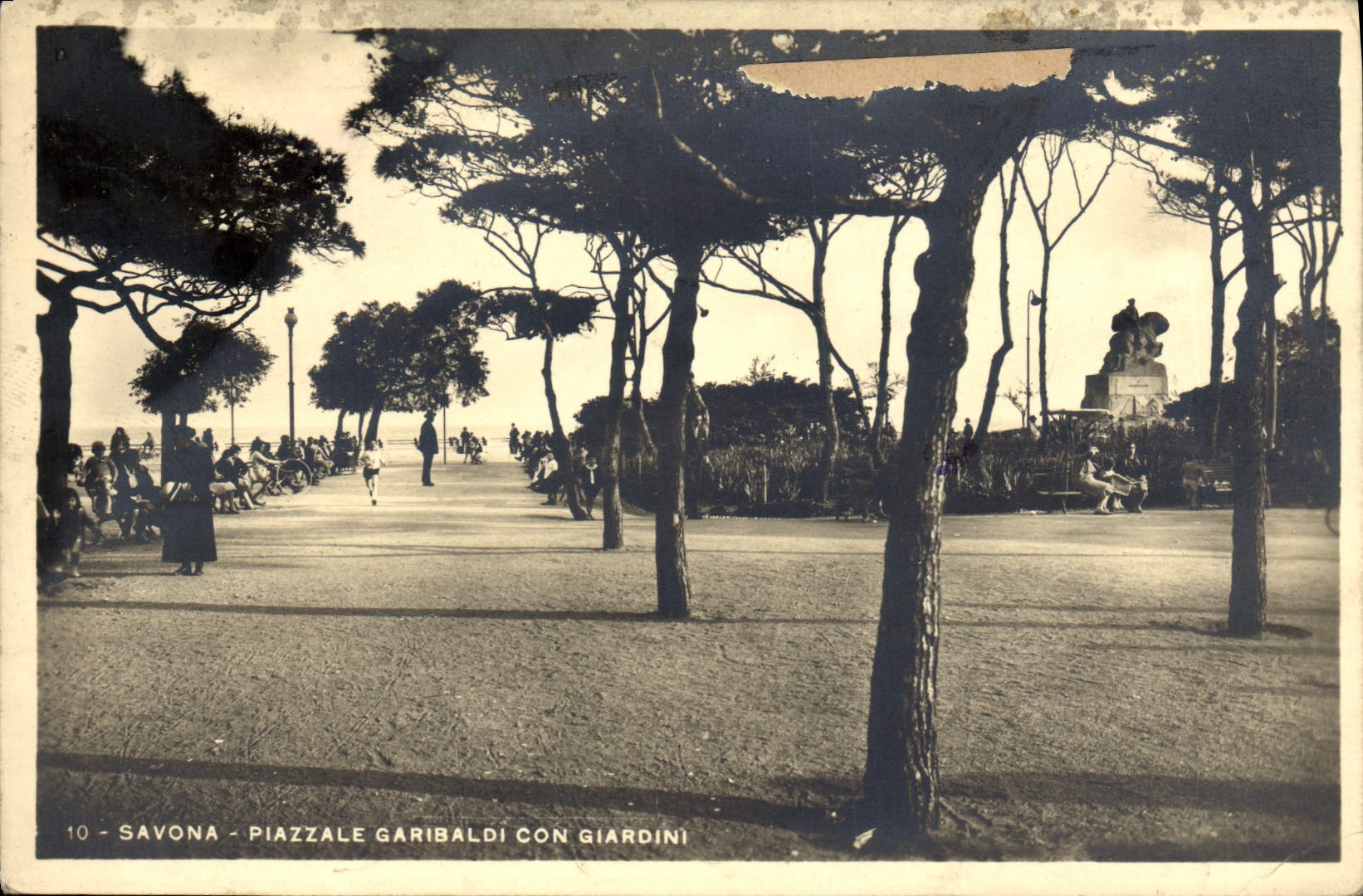 CPA Savona Piazzale Garibaldi Con Giardini