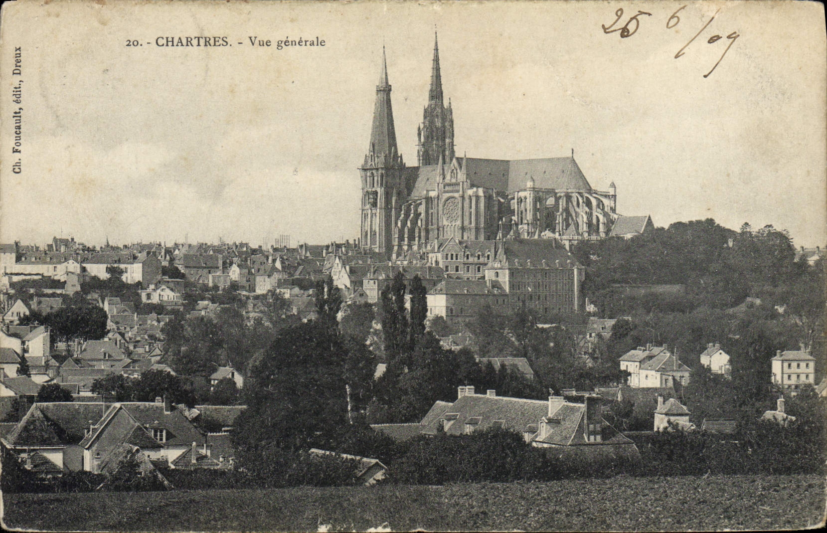 Chartres — Vue générale — Ch. Foucault, Dreux, n°20