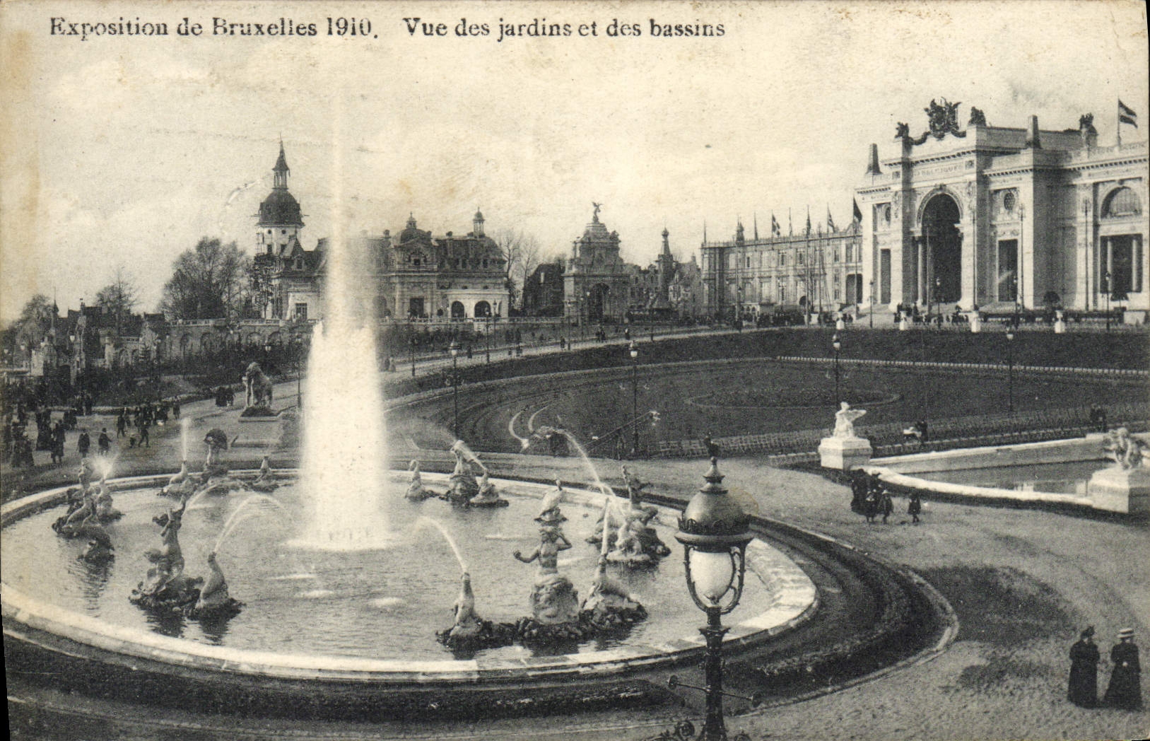 Exposition de Bruxelles 1910 — Vue des jardins et des bassins — éditeur non identifié