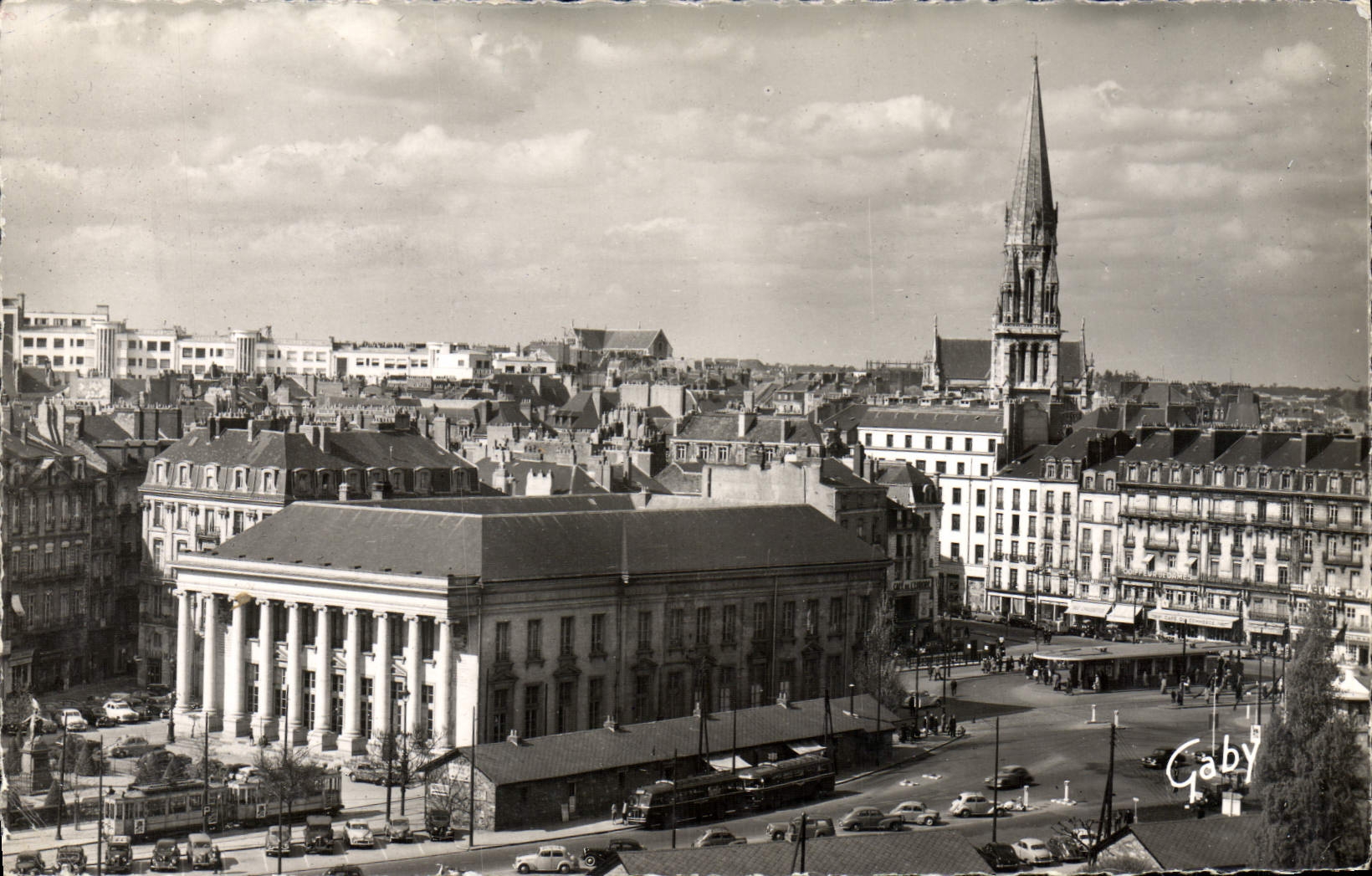 CPM Nantes La Bourse la Place du Commerce et l'eglise Saint Nicolas