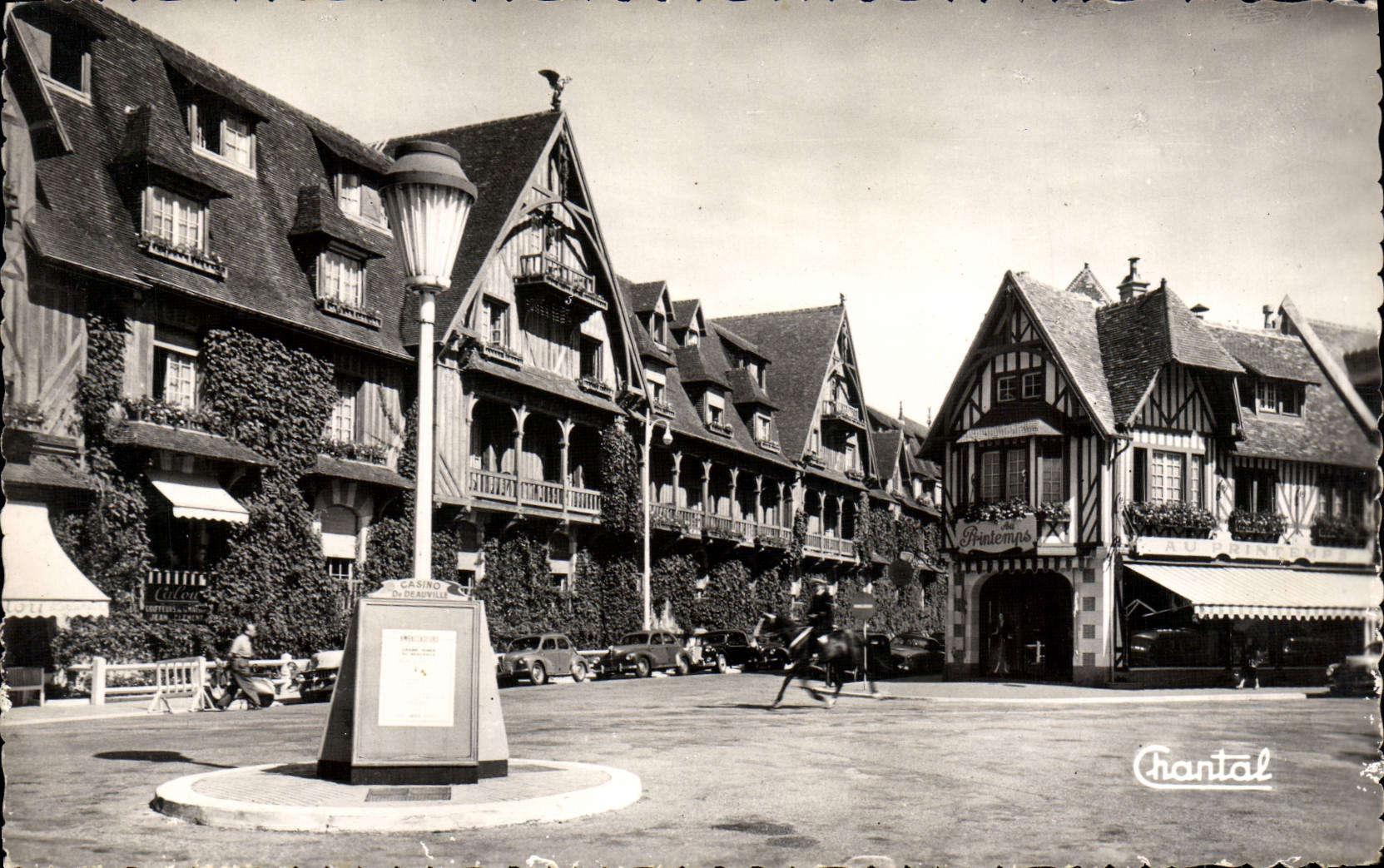 Casino de Deauville — Vue de la place — Chantal