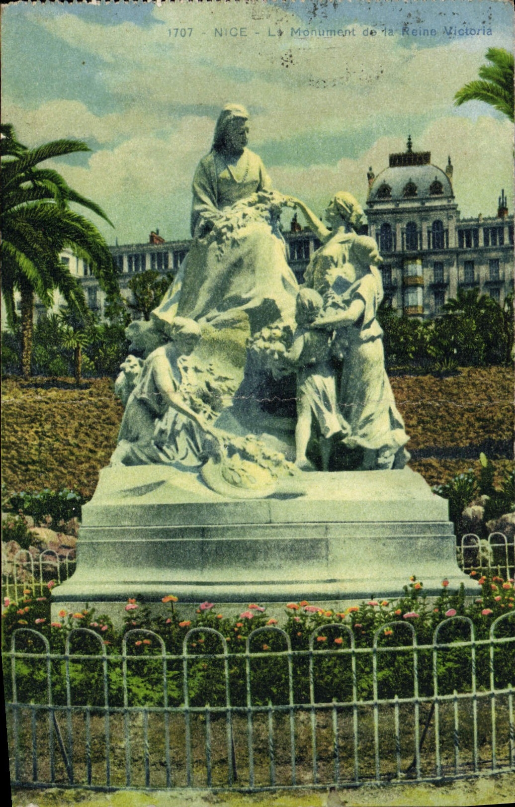 CPA Nice Le Monument de la reine Victoria