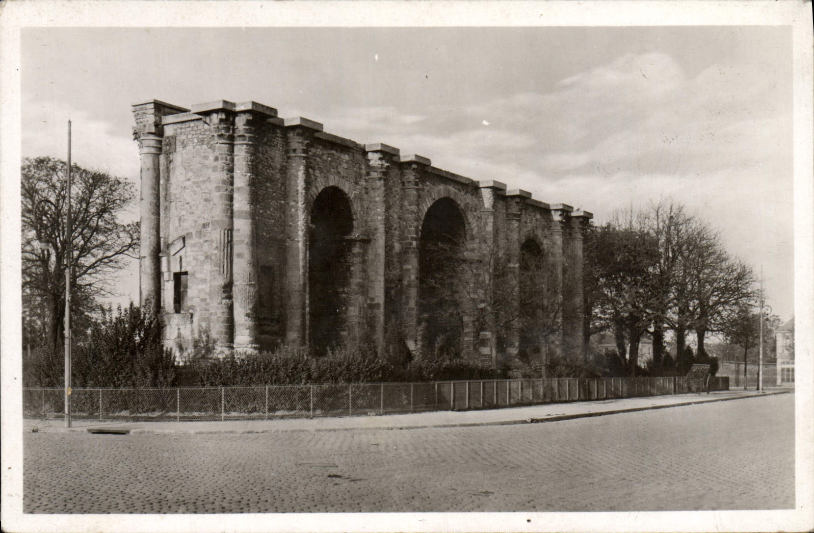 Reims — La Porte Mars — Ancienne Porte Gallo-Romaine — Edit. Puyen, Reims
