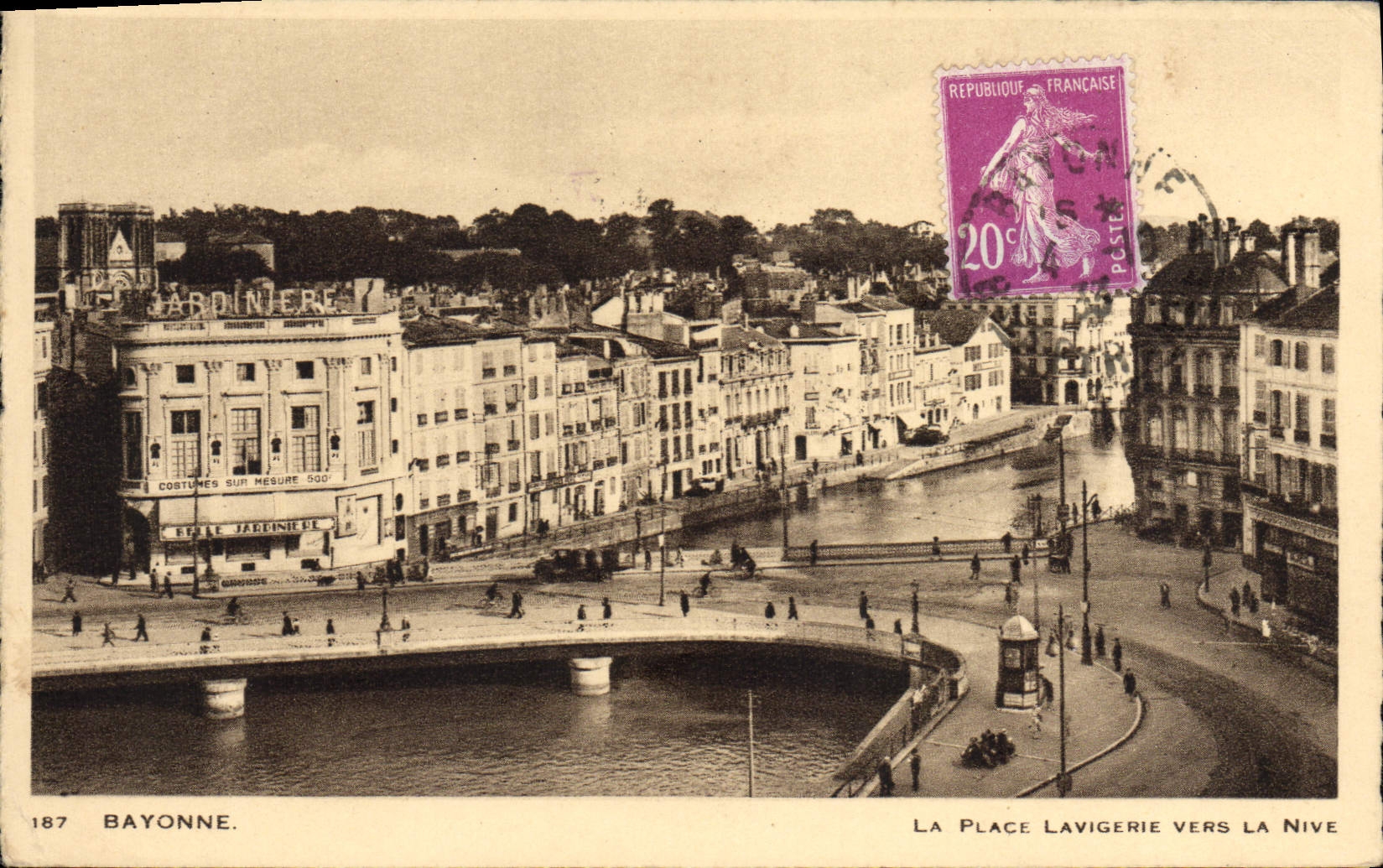 Bayonne — La Place Lavigerie vers la Nive — Édition Printa