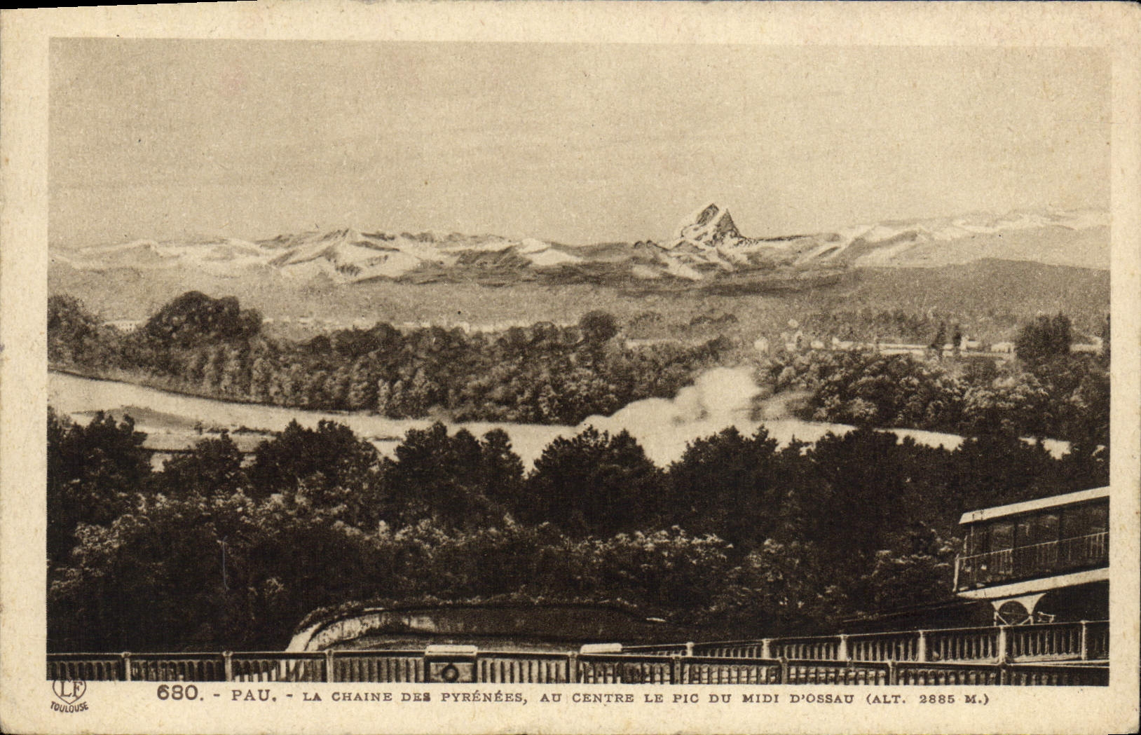 Pau - La chaîne des Pyrénées, au centre le Pic du Midi d'Ossau (alt. 2885 m.) — éditeur Héliogravure Laboude Frères, Toulouse, n° 680