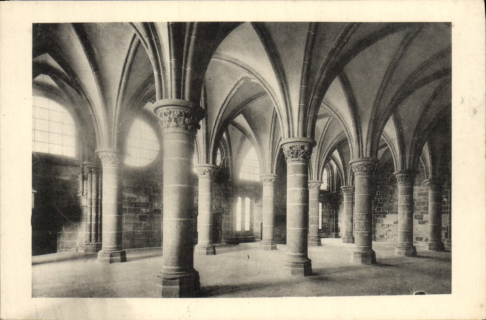 Abbazia del Mont-Saint-Michel — Sala dei Cavalieri — Edizione dei Monumenti Storici