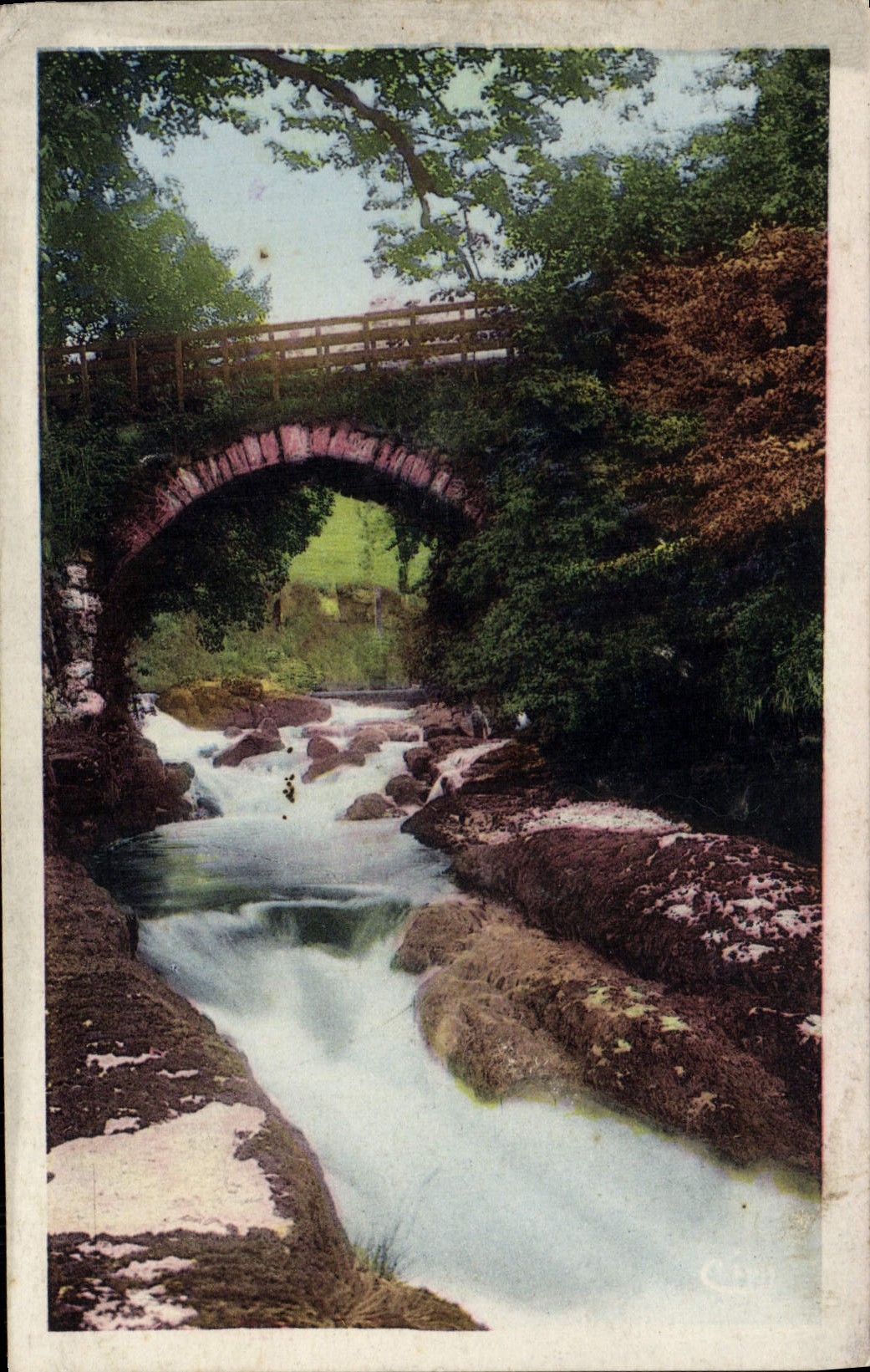 Foncine-le-Haut (Jura) — Un vieux pont sur la Saine à la Chevry — Combierier, Macon