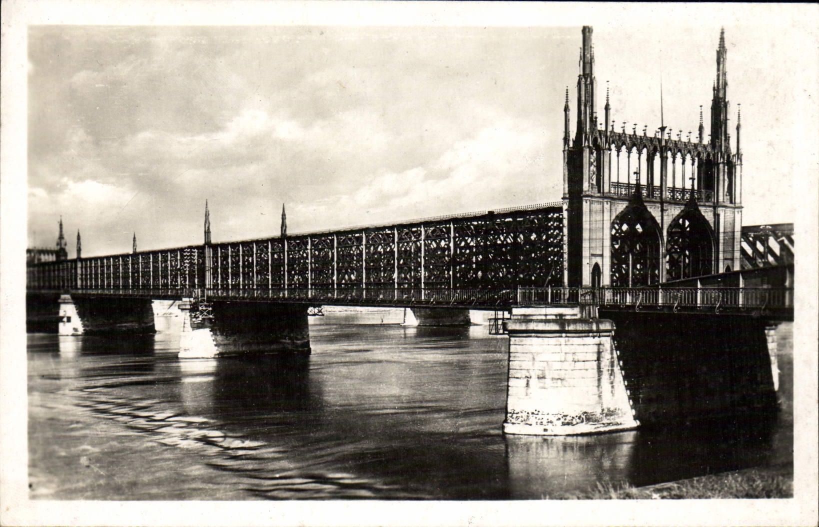 CPA Strasbourg Pont Du Chemin De Fer sur le Rhin