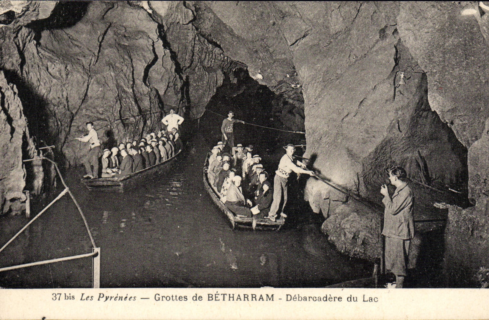 Grottes de BÉTHARRAM — Débarcadère du Lac — Les Pyrénées