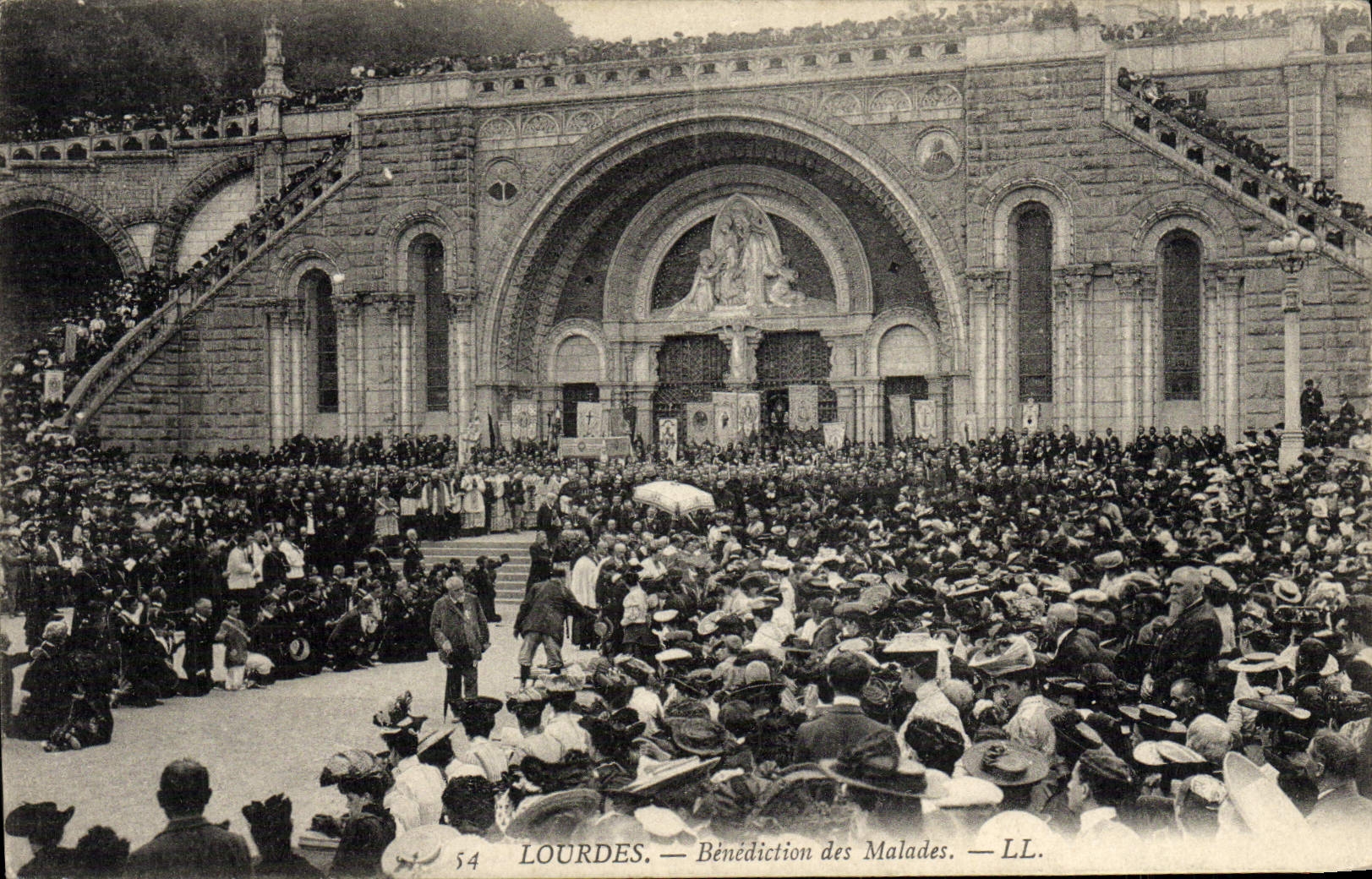 CPA Lourdes Benediction des Malades