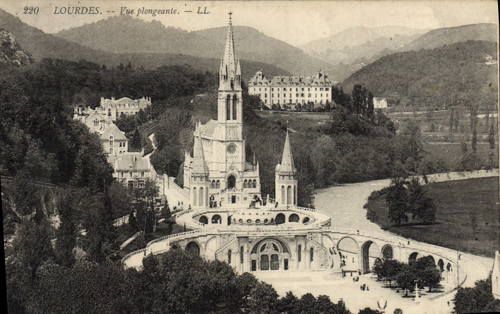 CPA Lourdes Vue plongeante 