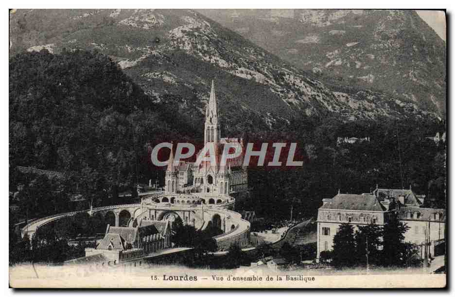 CPA Lourdes Vue D'Ensemble de la Basilique