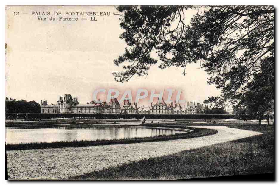 Palais de Fontainebleau — Vue du Parterre — LL