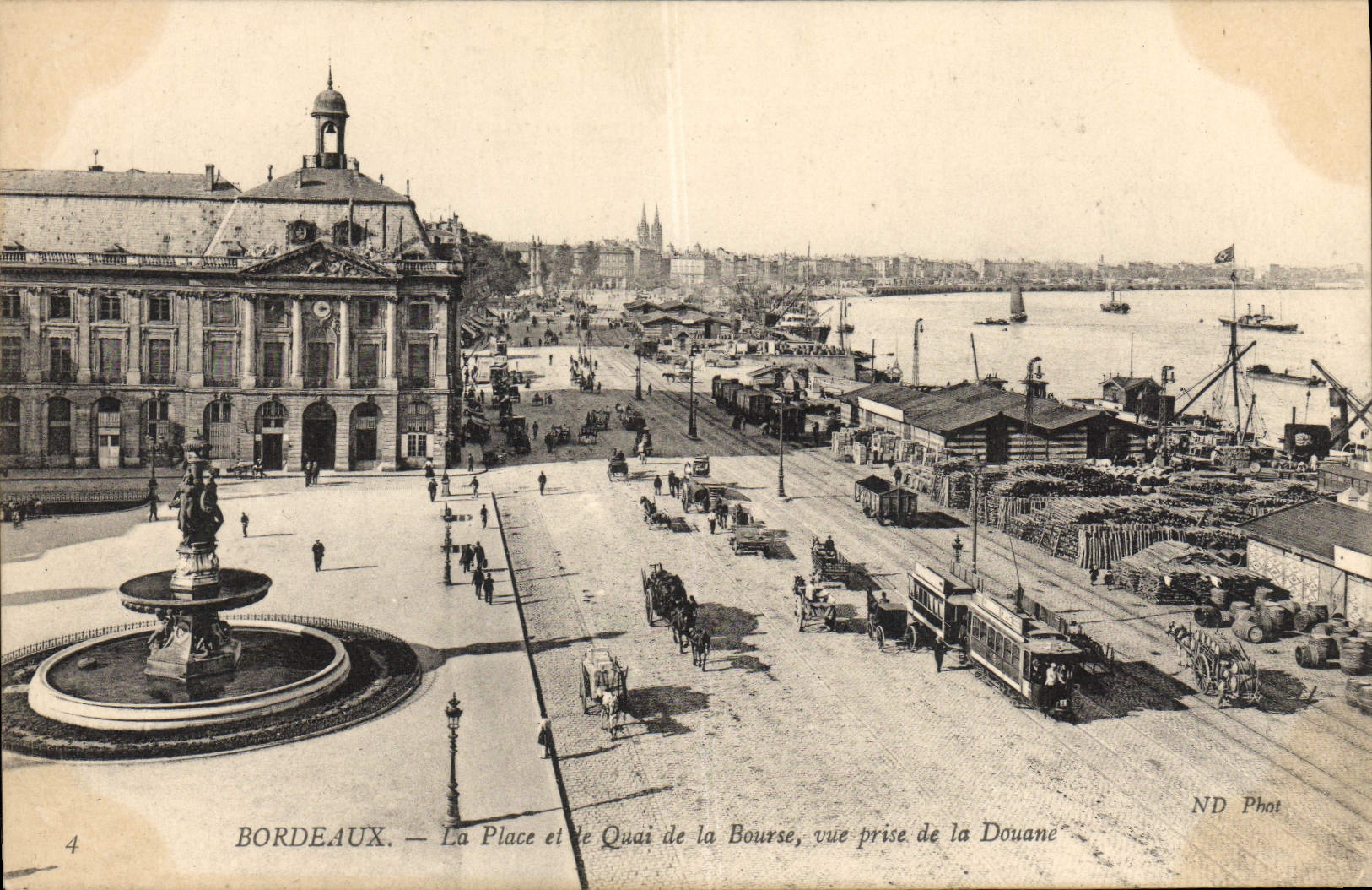 Bordeaux — La Place et le Quai de la Bourse, vue prise de la Douane — ND Phot, n°4