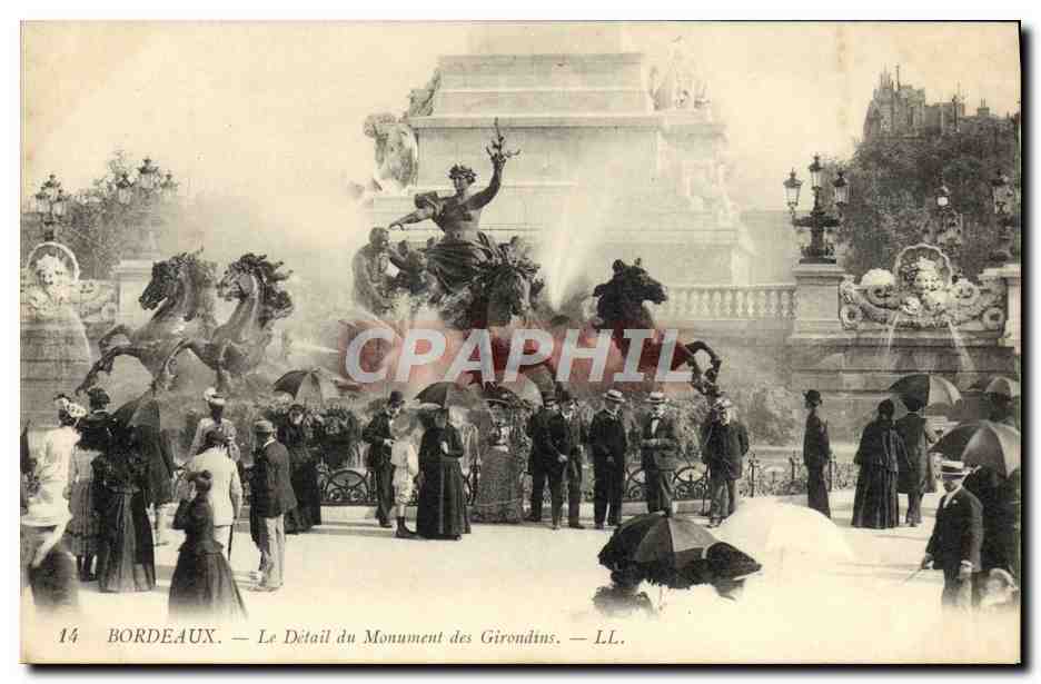CPA Bordeaux Le Detail du Monument des Girondins