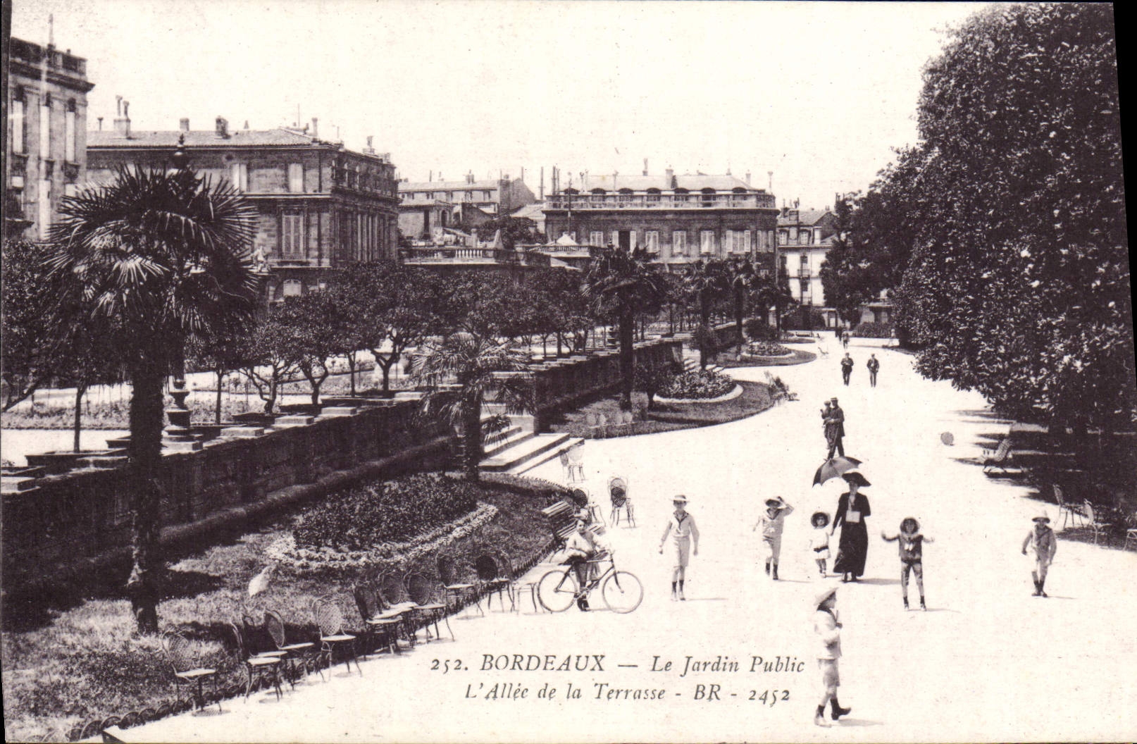 CPA Bordeaux Le Jardin Public L'allee de la terrasse