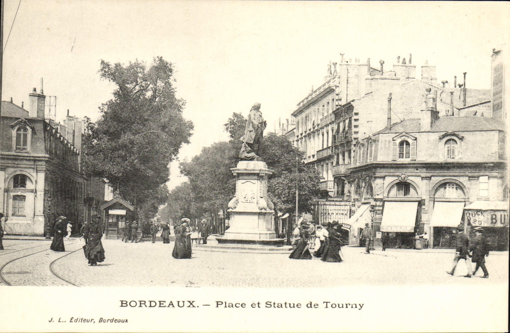 CPA Bordeaux Place et Statue de Tourny 