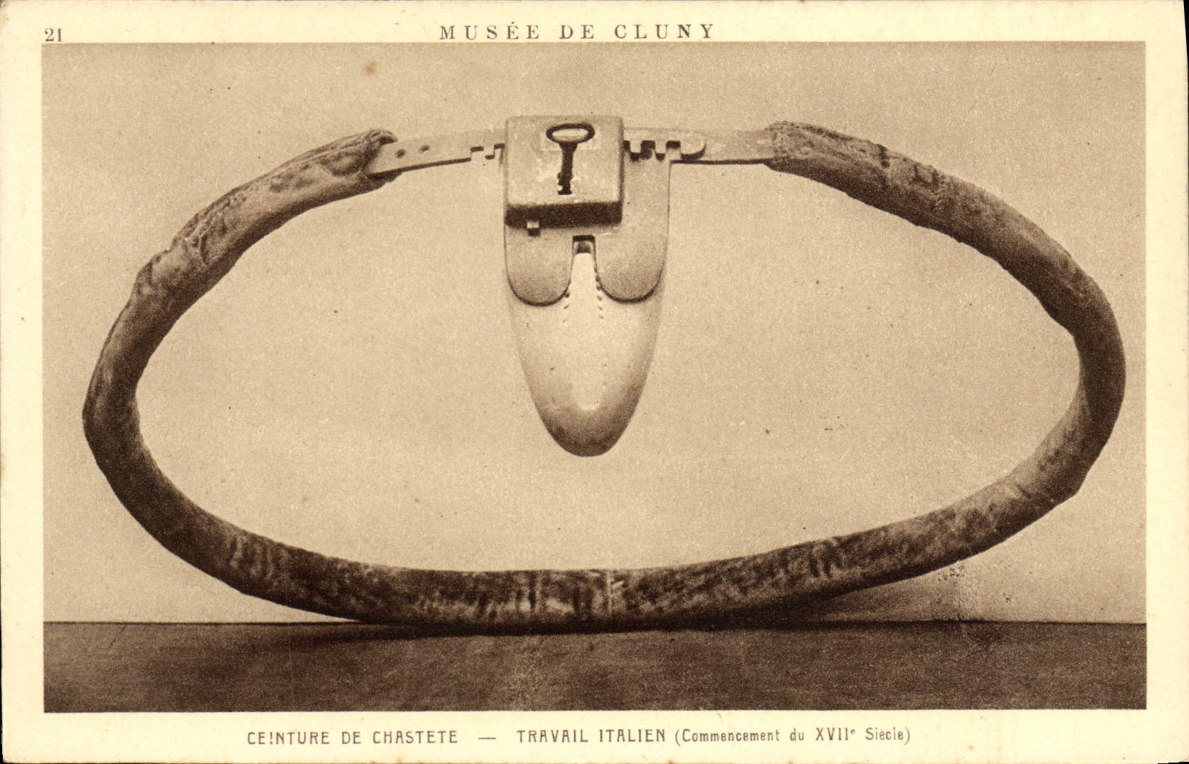 CPA Musee de Cluny Travail Italien Ceinture de chastete Erotique