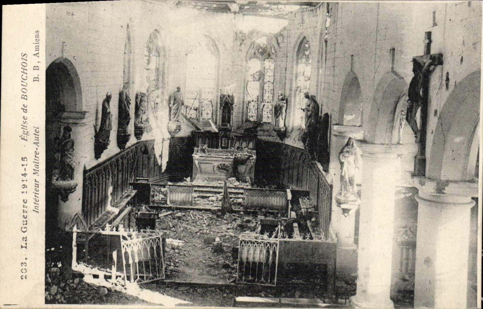 CPA La Guerre Eglise de Bouchois Interieur Maitre Autel Militaria