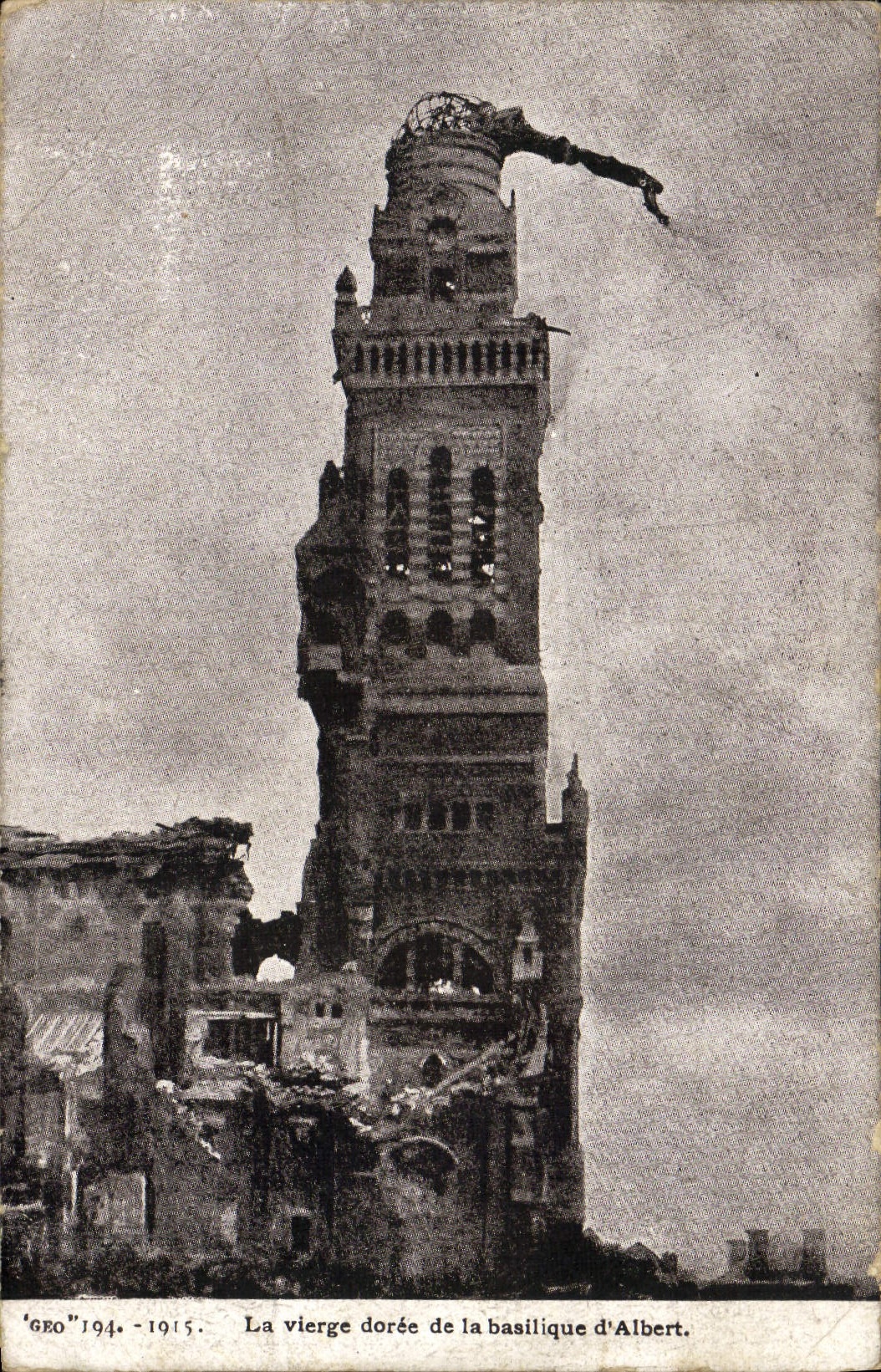CPA La Vierge doree de la basilique d'Albert Militaria