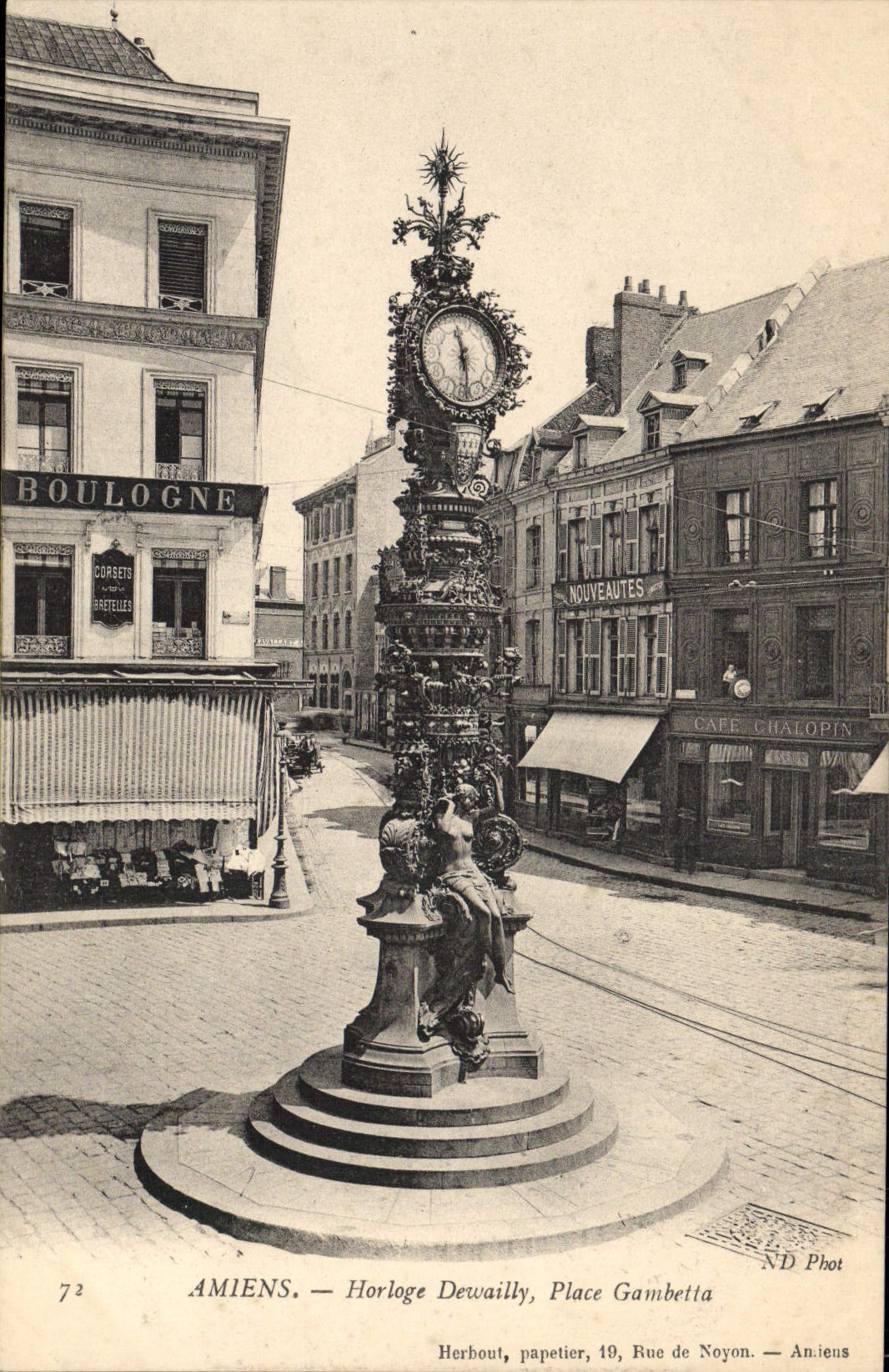 CPA Amiens Horloge Dewailly Place Gambetta