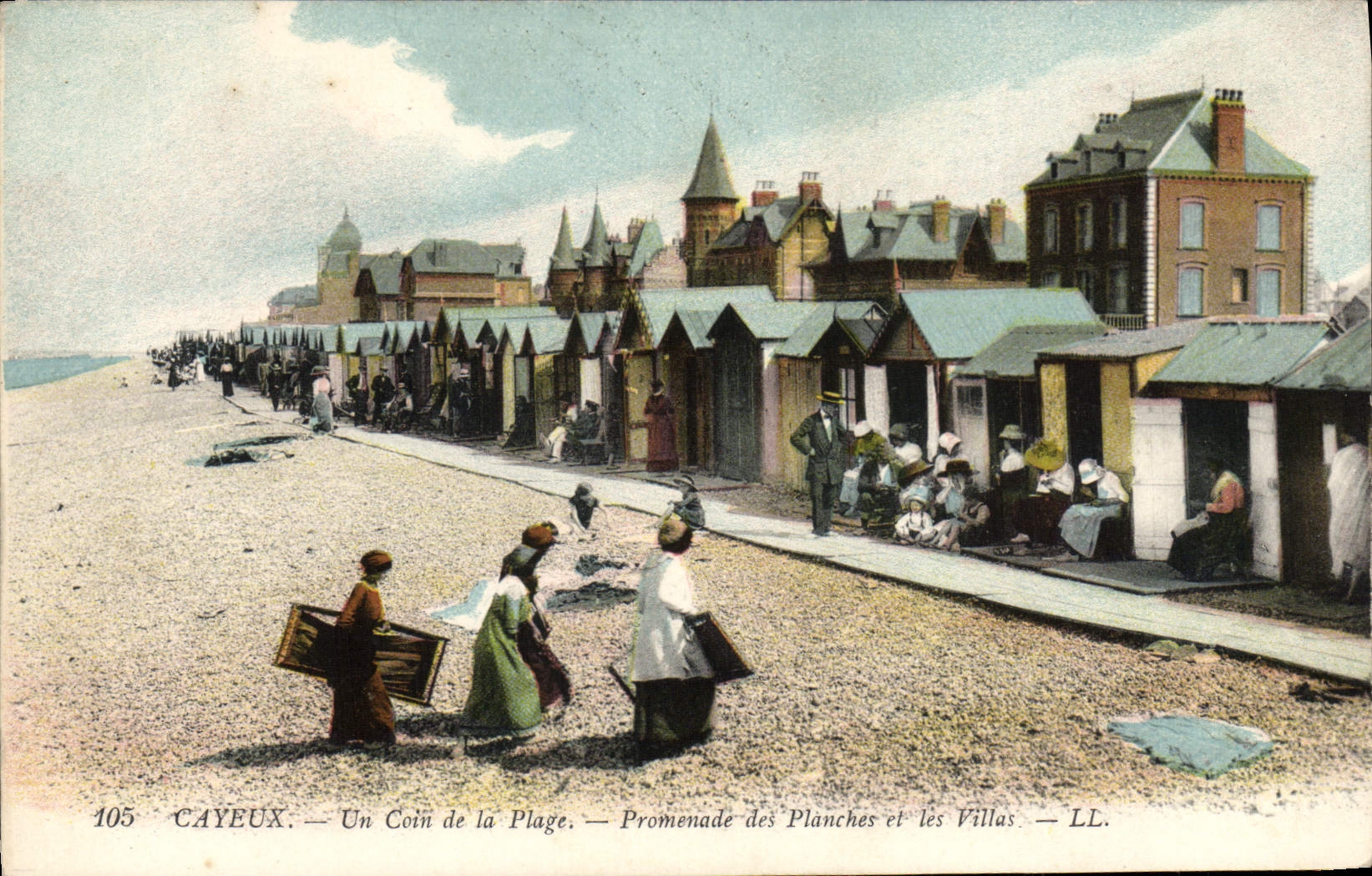 CAYEUX — Un Coin de la Plage — Promenade des Planches et les Villas — LL. — N° 105