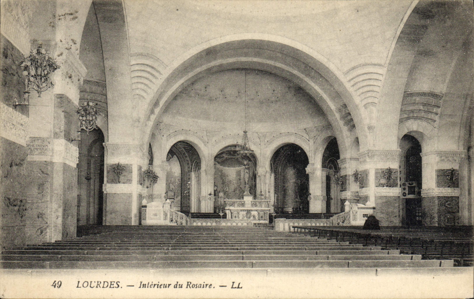 CPA Lourdes Interieur Du Rosaire
