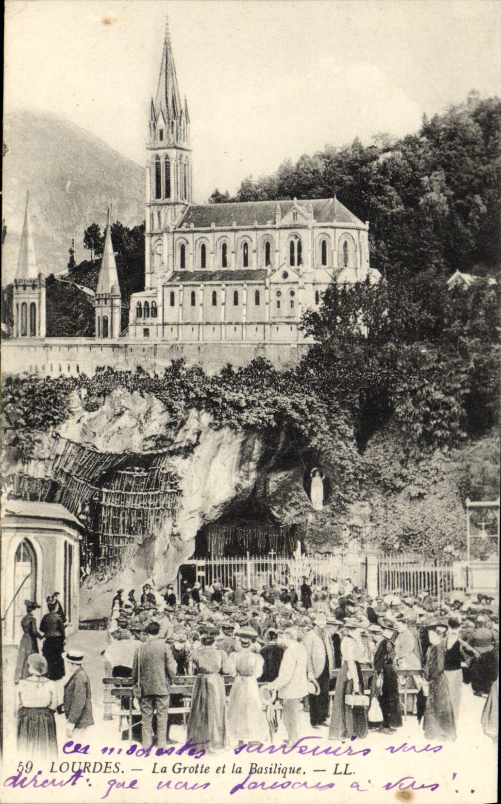 Lourdes — La Grotte et la Basilique — LL. n°59