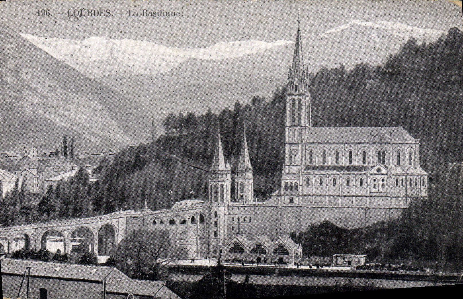 Lourdes — La Basilique — Éditeur anonyme, n° 196