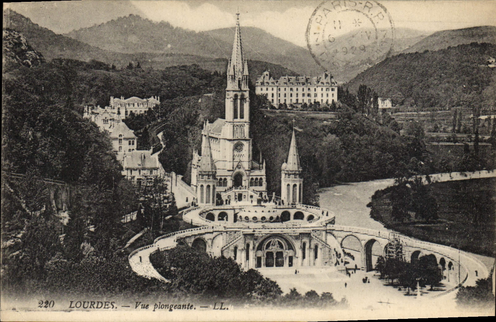 Lourdes — Vue plongeante — LL. — N° 220