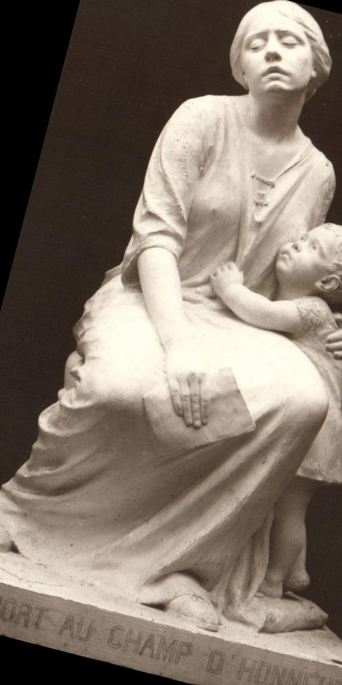 Mort au champ d'honneur — statue de femme tenant un enfant — éditeur Phototypie Paris